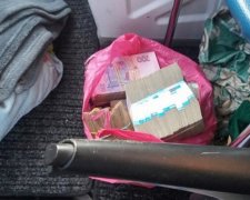 У контрабандиста вилучили мобільників на 300 тисяч грн (фото)