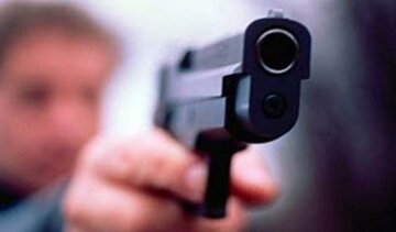 Невідомий обстріляв маршрутку під вікнами одеської СБУ