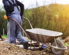 Трудова міграція українців: експерт розставив всі крапки над "і"