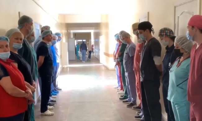 Львівські медики утворили живий коридор на честь жінки, яка заповіла себе на органи: "Врятувала чотири життя"