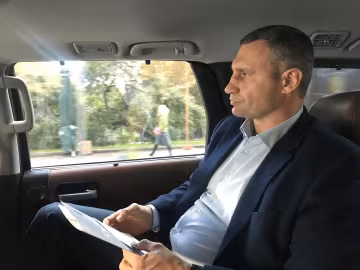 Кличко шукає нову помічницю: щоб уміла малювати та любила дітей
