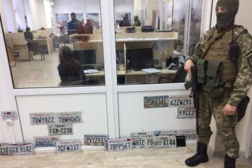 Одеські митники нелегально оформили 400 авто