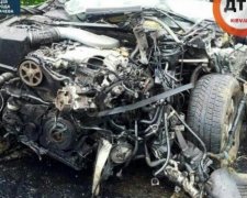 Під Києвом "Ауді" розбився об вантажівку