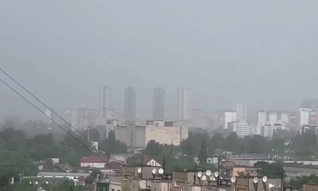 Пыльная буря в Киеве, кадр из видео