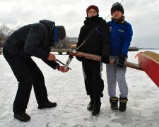 Герои дня: в Николаеве школьники, рискуя жизнью, спасли малышей из смертельной ловушки