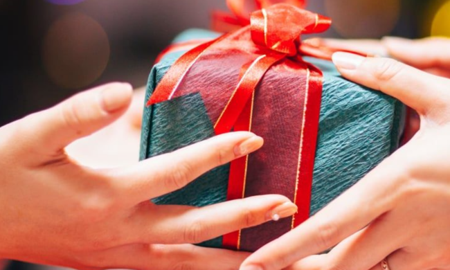 Подарунок, зображення з вільних джерел