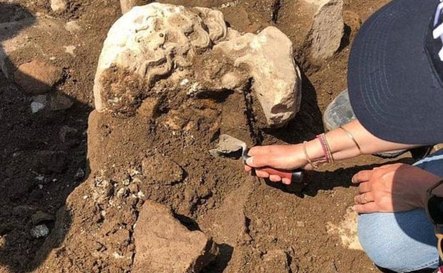 Археологи нашли голову древнего бога
