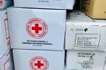 Продуктові набори від Червоного Хреста для переселенців і людей з інвалідністю