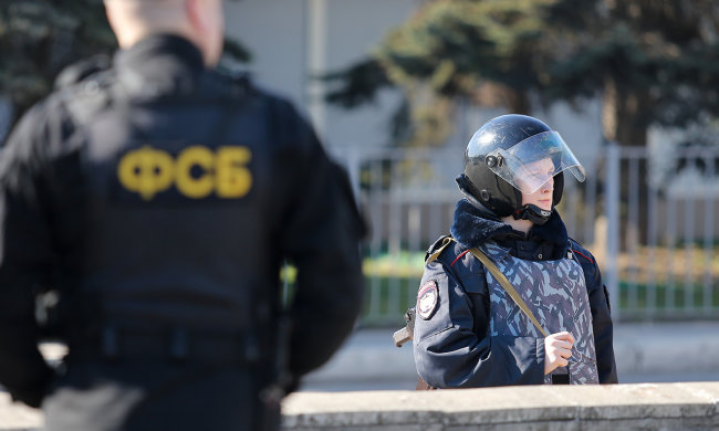 На работу не доехал: ФСБшные церберы похитили известного крымского адвоката