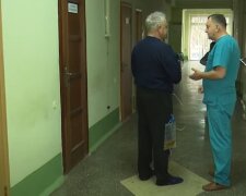 Быдло-медсестра поиздевалась над больной старушкой, видео убило сеть - "Как пе***бу, то не встанешь"