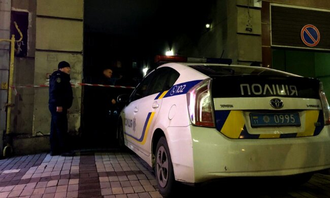 У Києві розшукують підлітка в чорній куртці, пішов гуляти і крізь землю провалився - фото