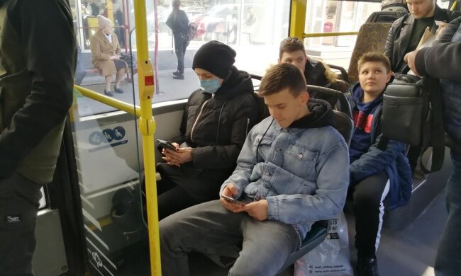 Проїзд для школярів, фото zn.ua