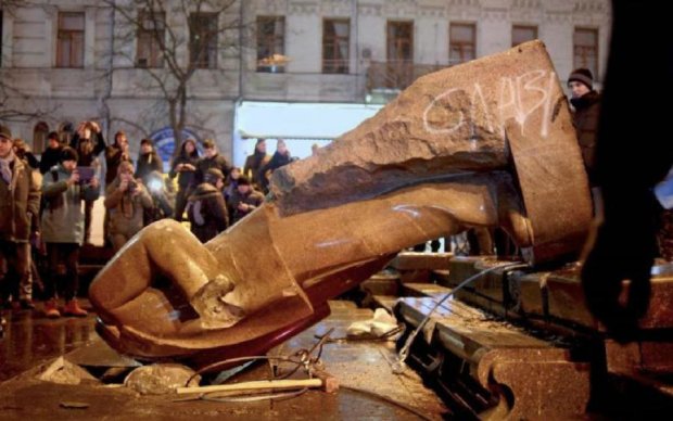 Прощай, совок: Ленину в Киеве нашли достойную замену