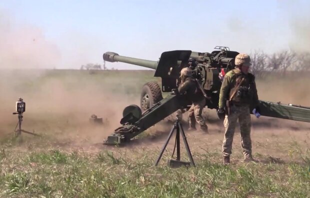 Украинская артиллерия в действии - в сети показали зрелищное видео с Донбасса