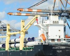 Тела погибших на иностранном судне украинцев вернули домой
