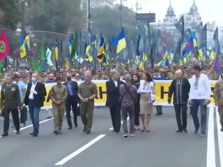 Порошенко на Марше защитников, скриншот с видео