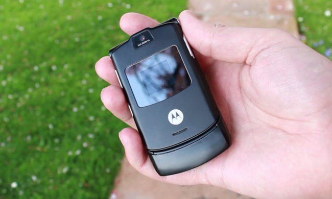Motorola покажет обновленную “раскладушку” RAZR V3 по цене iPhone