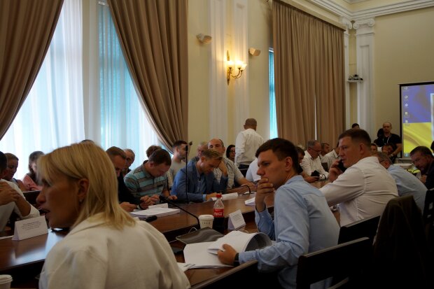 Кличко и его зам Вячеслав Непоп игнорируют ряд нападений на депутата Киевсовета: "Земельная мафия хочет поквитаться"