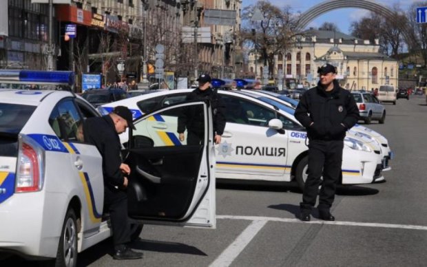 Небайдужі українці зупинили поліцейське беззаконня: відео
