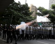 Светошумовые гранаты: как в Бразилии против пенсионной реформы протестовали