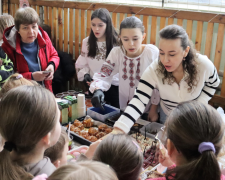 Шкільний ярмарок. Фото: Інформатор