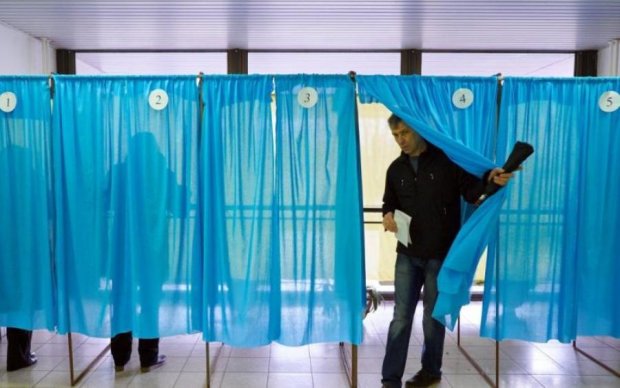 Досрочные выборы в Украине: когда состоятся и кому выгодны