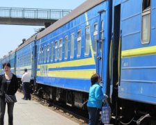 Травневі свята: квитки на додаткові потяги з'явилися у продажу