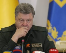 Порошенко решил вернуть военные суды