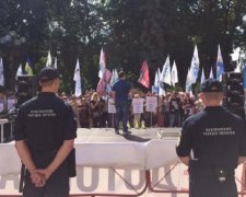 Дим оповив Раду: мітингувальники висунули жорсткі вимоги нардепам
