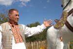 Франківчанин із золотими руками творить дива з глиною та каменем: "Як у Луврі"
