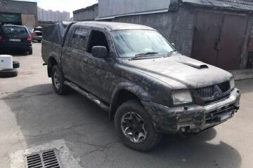 Столичні волонтери відремонтували автівки для батальону "Свобода"