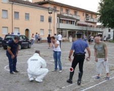 Неадекватка з ножем перетворила музей на поле бою, є постраждалі