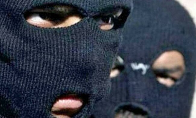 У мешканця одеського села відібрали діаманти на 200 тисяч гривен