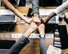 Українці за кордоном: як земляки перекочували із плантацій у власний бізнес