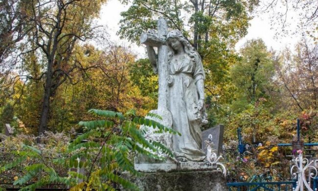 Хоронить негде: киевлянам приходится сжигать родственников