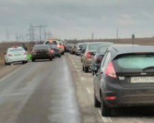 На Донбасі розцвів "човниковий бізнес"