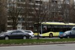 Улица Патона во Львове: транспорт возвращается на маршруты