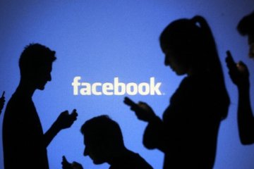 Facebook заважає українцям працювати