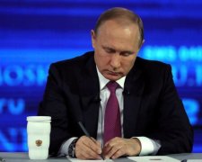 Злой и раздраженный: выступление Путина прочитали между строк 