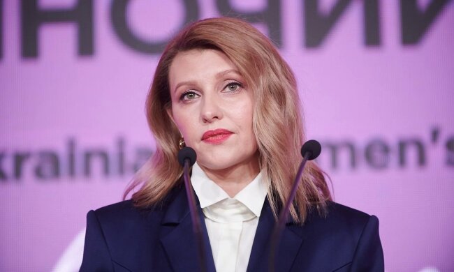 Політолог показав, як рвуть на частини Олену Зеленську в Facebook