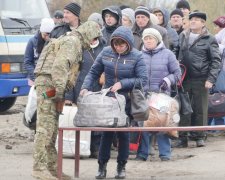 "Вилизували тарілки та вилки": реалії Донецька показали без пропаганди, страшно навіть подумати, не те, що побачити