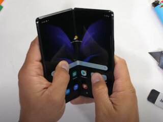 Samsung Z Fold 2, скриншот