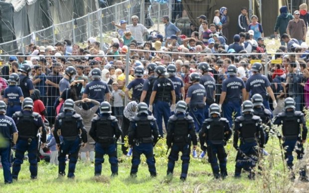 "Остановим Брюссель": власти Венгрии настраивают граждан против ЕС