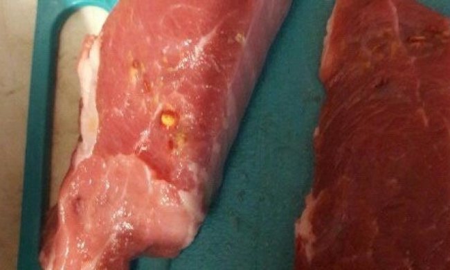 Украинцев "пичкают" подозрительным мясом