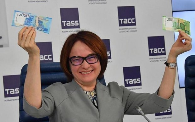 Нацбанк запретил украинцам прикасаться к новым российским рублям
