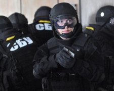 СБУ потрусила тітушок московської церкви. Вилов вражає