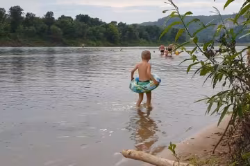 Пляж, фото: скріншот з відео
