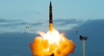 Запуск російської міжконтинентальної балістичної ракети
