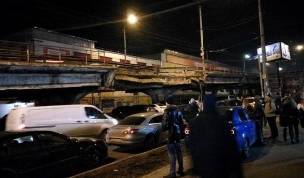 Обрушение Шулявского моста: соцсети быстро отыскали виновных