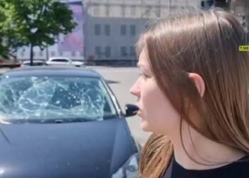 Дівчина, що постраждала від російських ракет. Фото кадр з інтерв'ю Unian